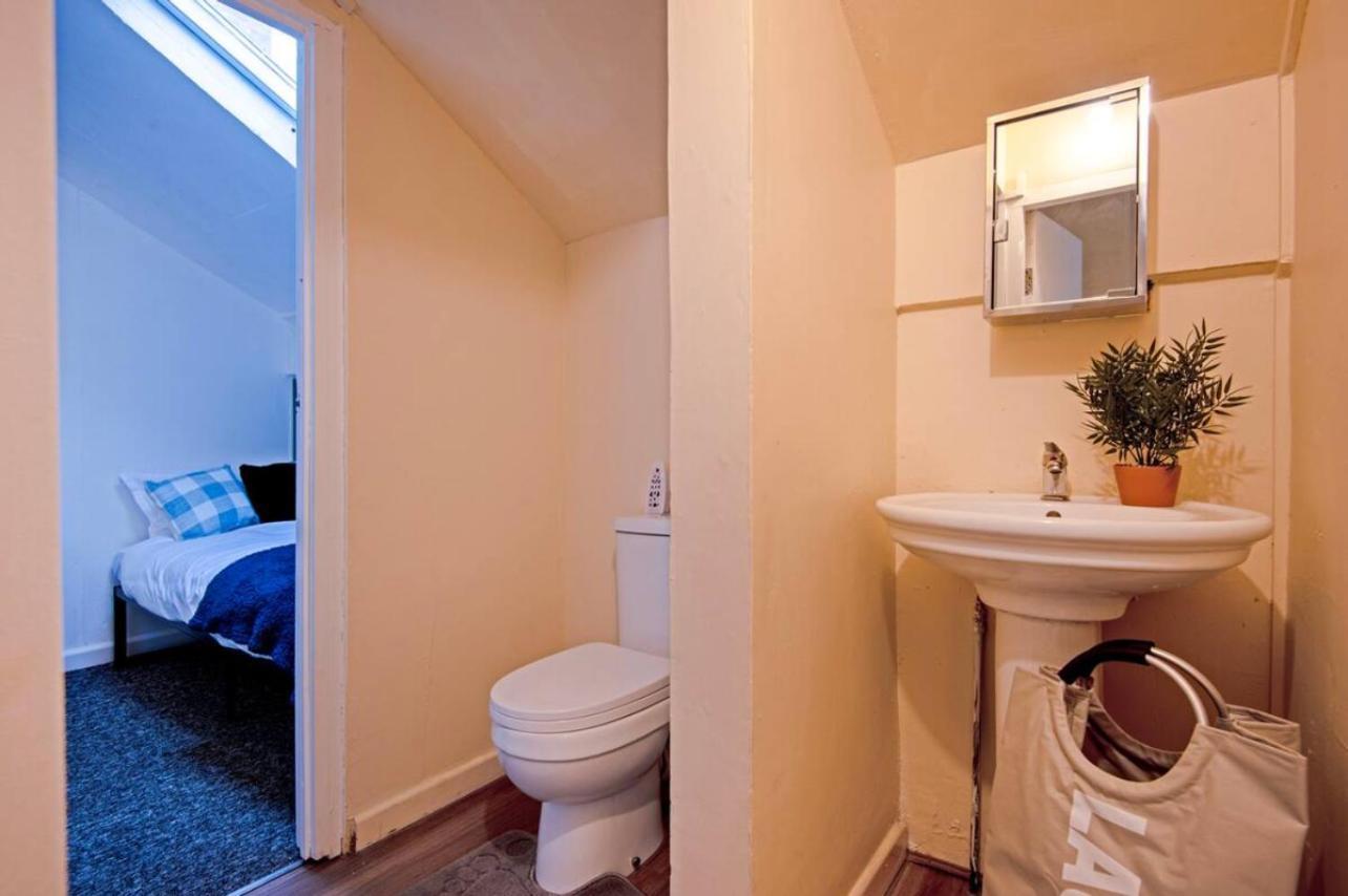 5 Minute Walk From Bury City Centre -1 Bed Flat Exterior photo