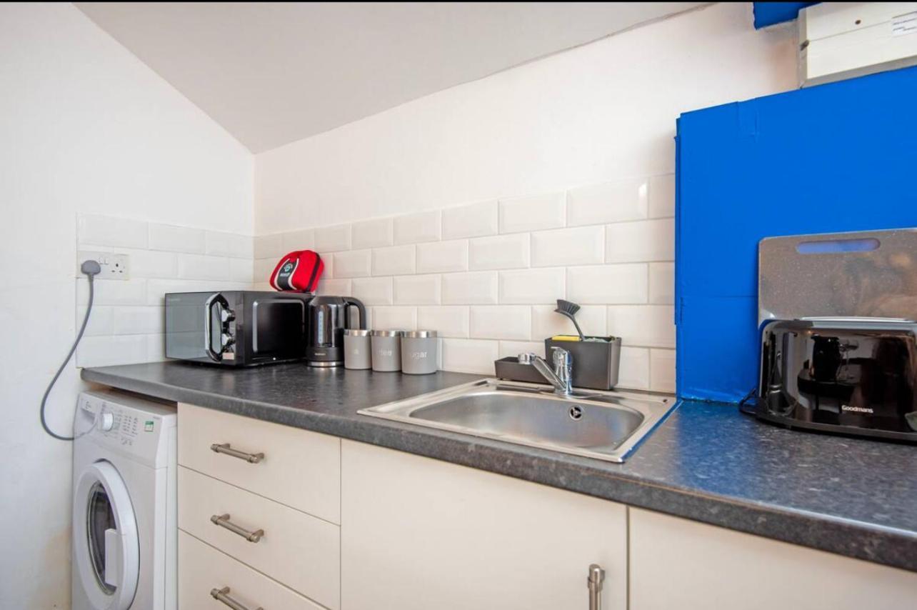 5 Minute Walk From Bury City Centre -1 Bed Flat Exterior photo