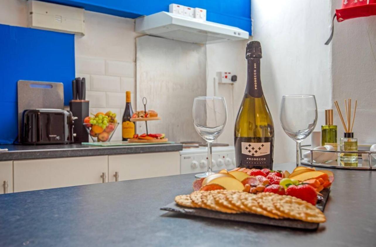 5 Minute Walk From Bury City Centre -1 Bed Flat Exterior photo
