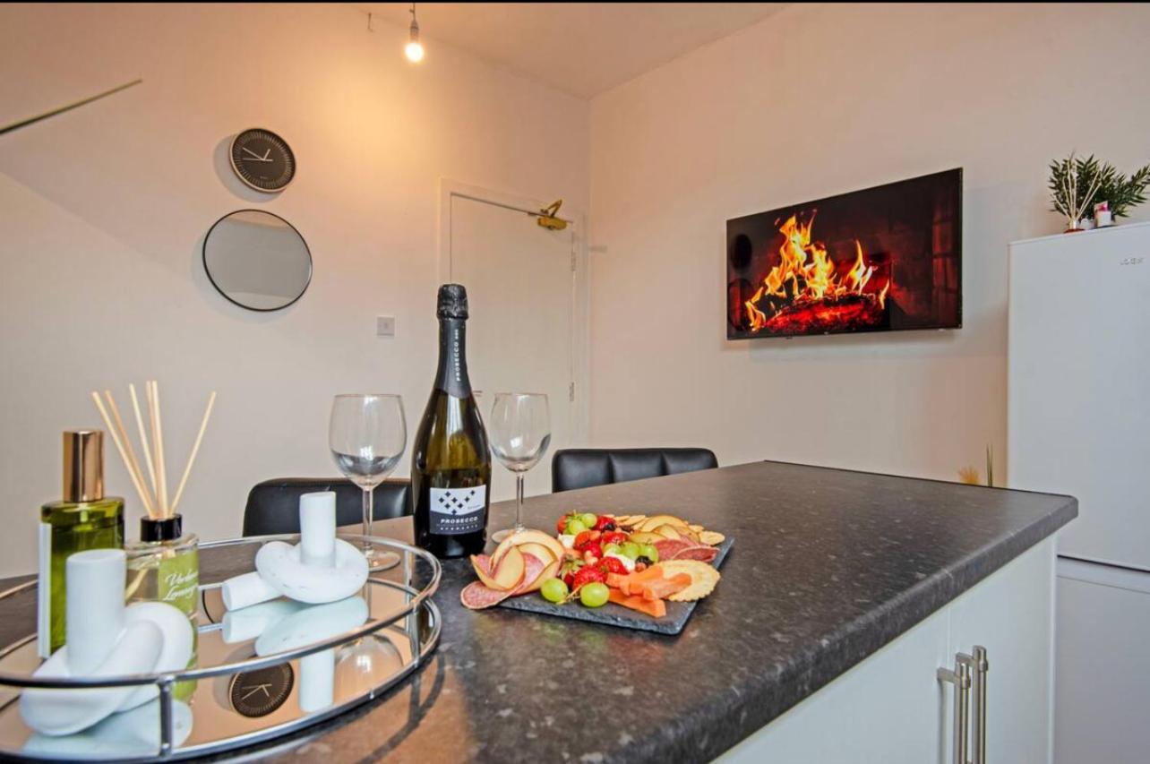 5 Minute Walk From Bury City Centre -1 Bed Flat Exterior photo