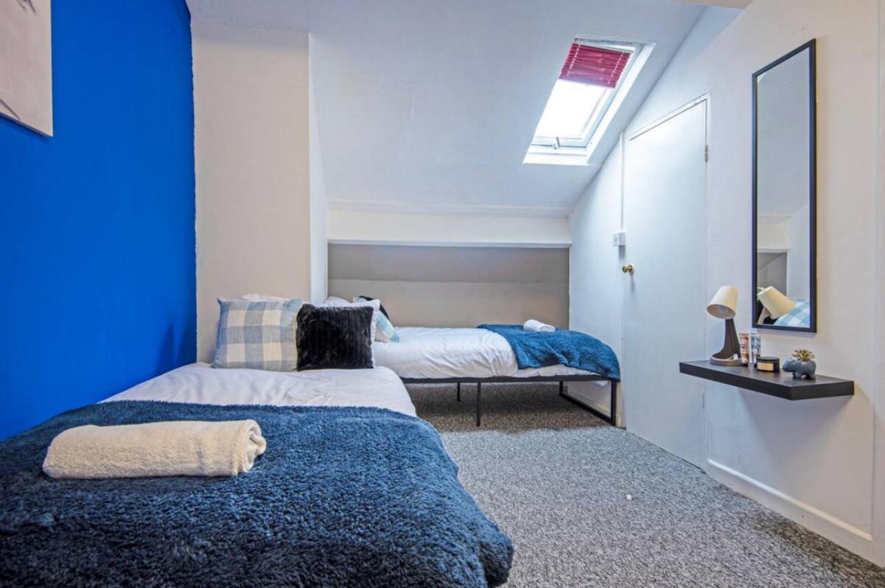 5 Minute Walk From Bury City Centre -1 Bed Flat Exterior photo